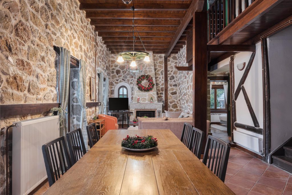 Parnassus Woodstone Chalet