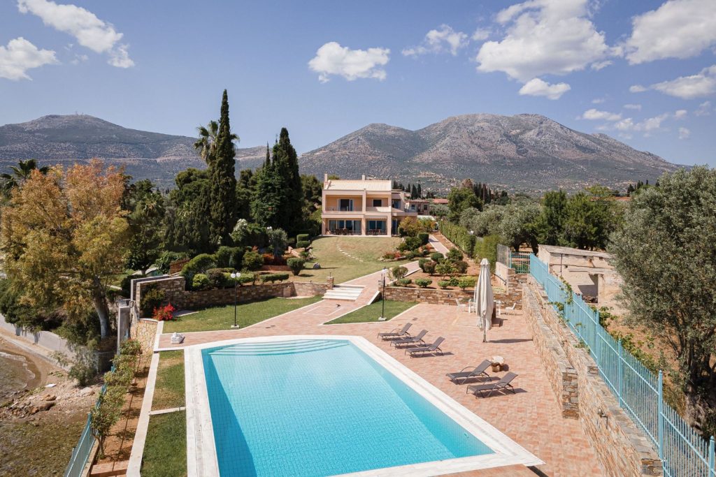 Eretria Luxurious Seafront Villa