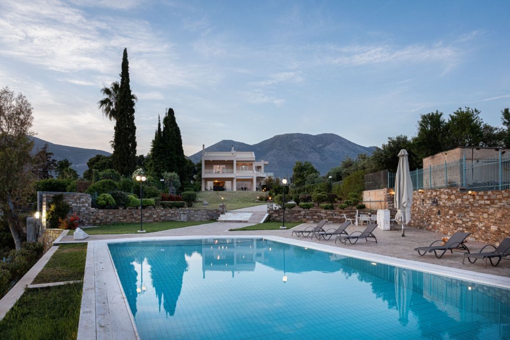 Eretria Luxurious Seafront Villa
