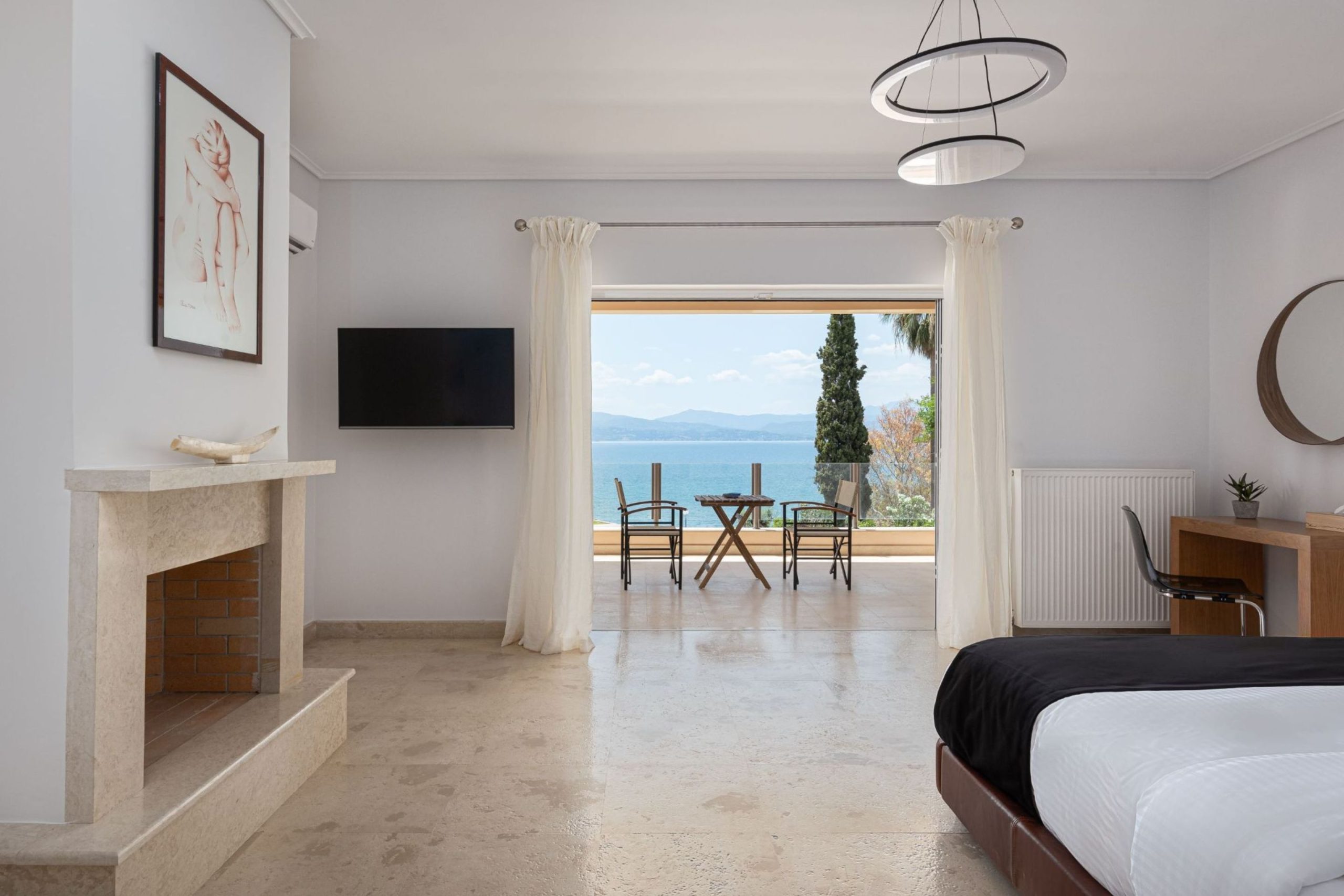 Eretria Luxurious Seafront Villa