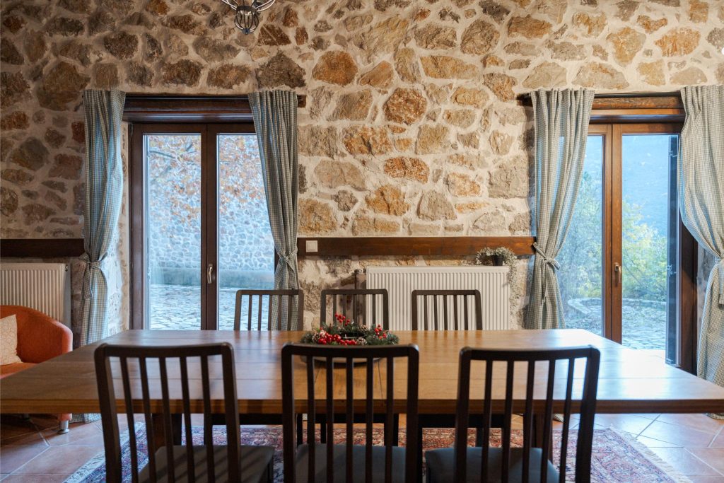 Parnassus Woodstone Chalet