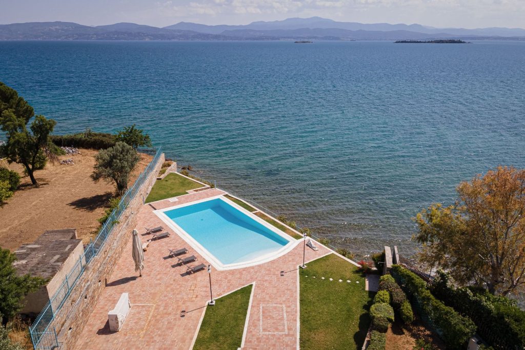 Eretria Luxurious Seafront Villa