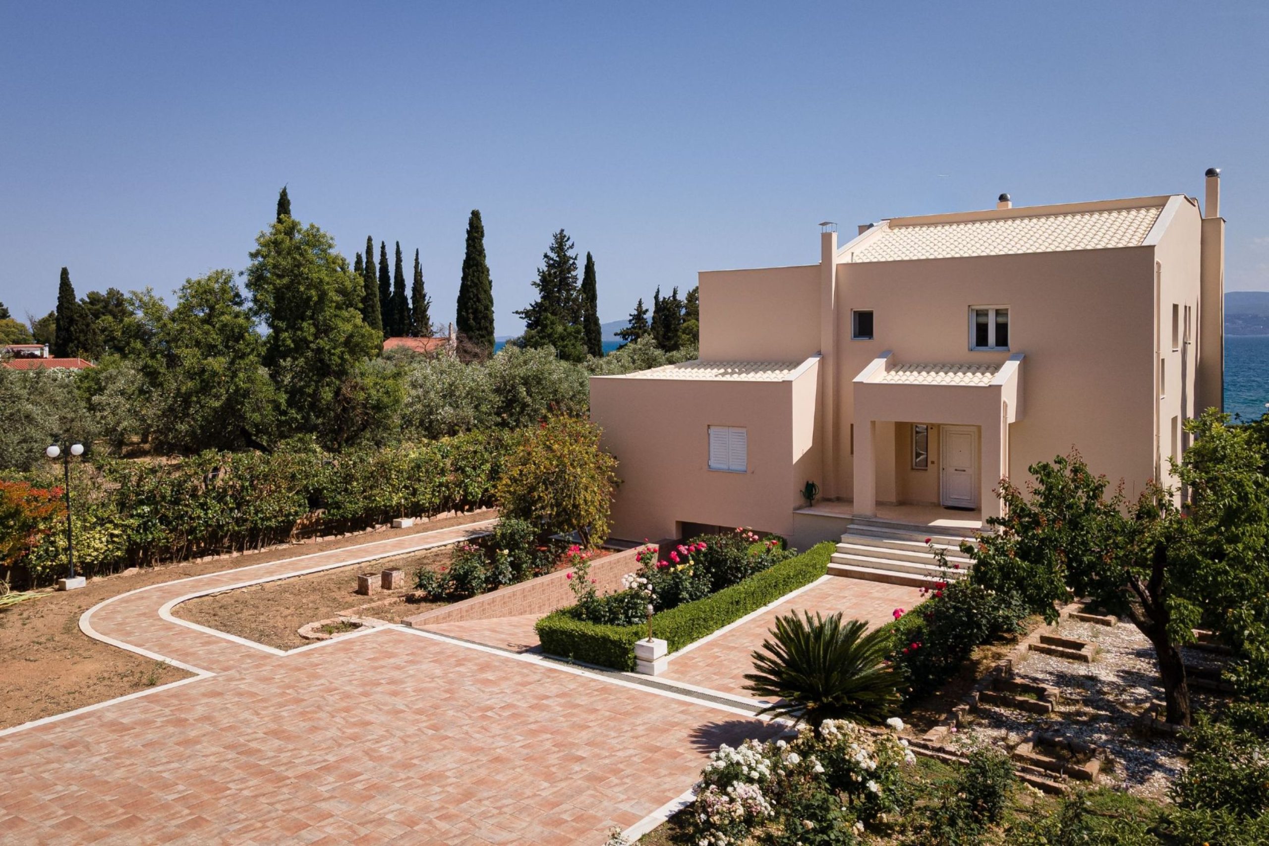 Eretria Luxurious Seafront Villa