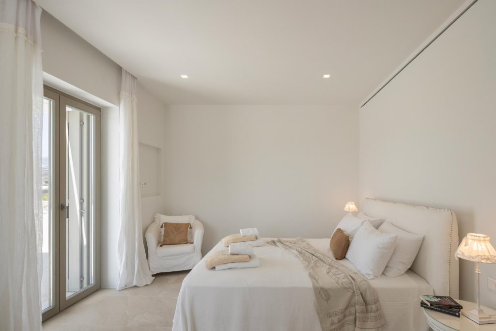 Bedroom, Luxurious Villa Ioli Paros