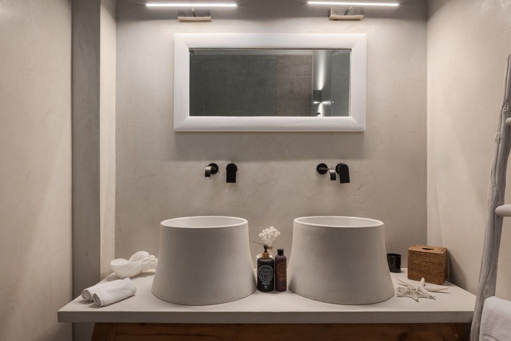 Ensuite Bathroom, Villa Daloli Mykonos